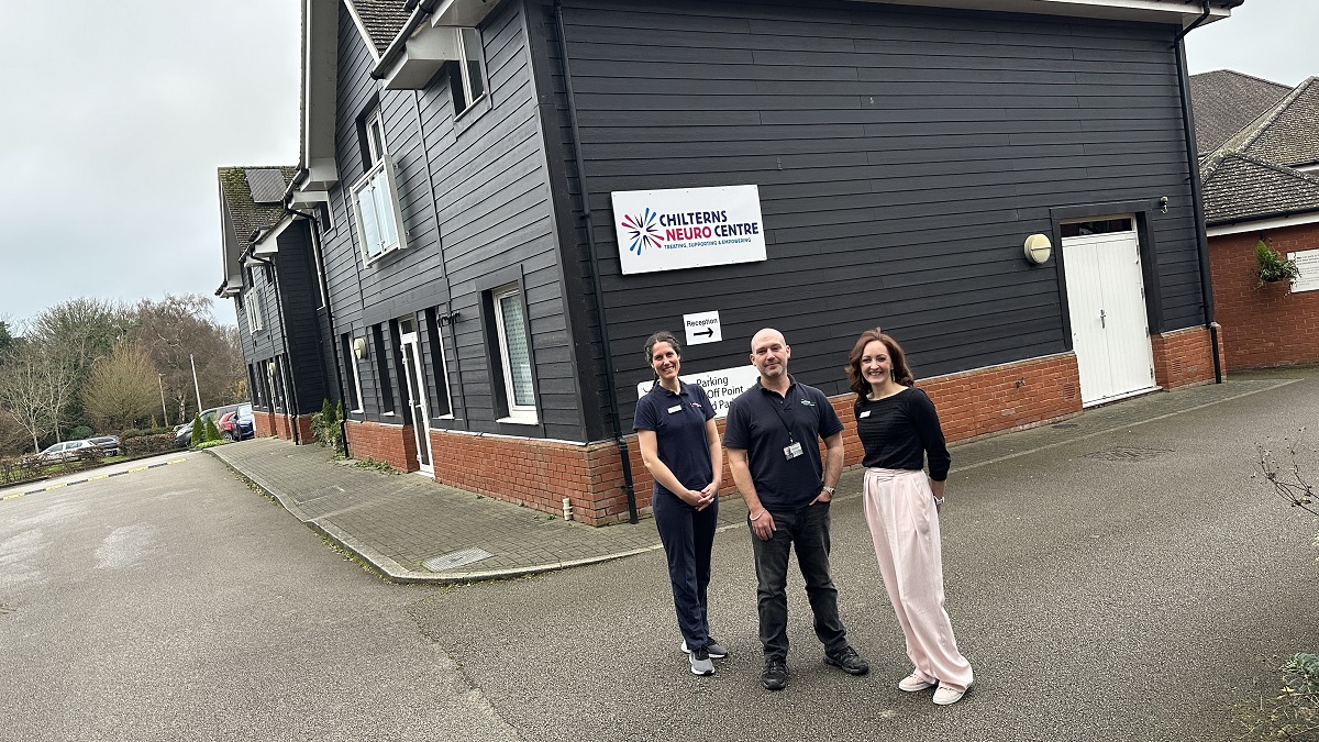  Rosie Long and Stella Kubale from the Chilterns Neuro Centre, either side of Michael Harrison, Product Specialist from Laybrook.